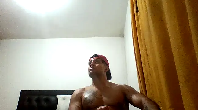 Snapshot of davidcr89 chatting on February 11, 5:16 am davidcr89 online show from February 11, 5:16 am