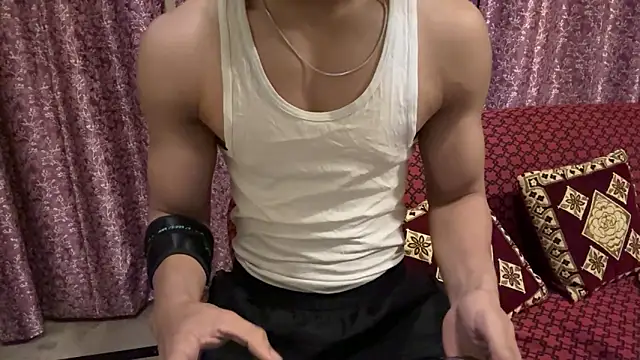 hot hunk boy online show from February 10, 9:47 am