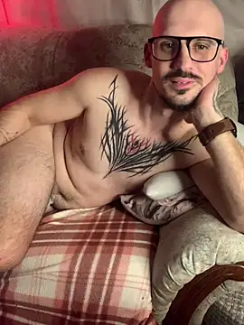 Snapshot of AssHunter4k chatting on January 21, 6:11 pm AssHunter4k online show from January 21, 6:11 pm
