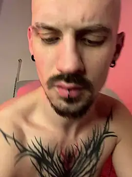 Snapshot of AssHunter4k chatting on January 26, 6:38 am AssHunter4k online show from January 26, 6:38 am