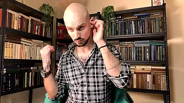 Snapshot of AssHunter4k chatting on February 10, 4:58 pm AssHunter4k online show from February 10, 4:58 pm