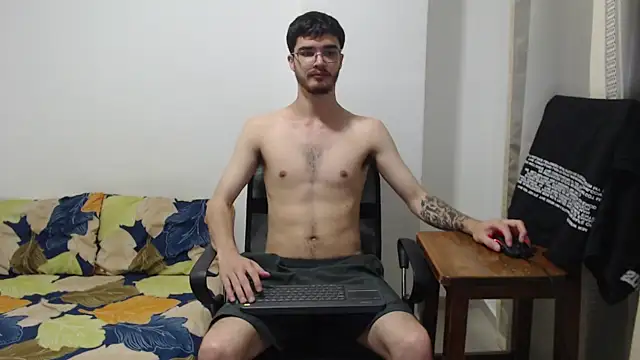 Snapshot of Aleex_Miller chatting on November 1, 2:15 am Aleex Miller online show from November 1, 2:15 am