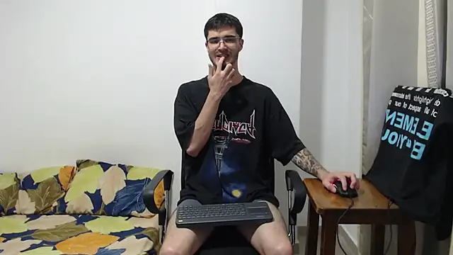 Snapshot of Aleex_Miller chatting on October 15, 3:14 am Aleex Miller online show from October 15, 3:14 am