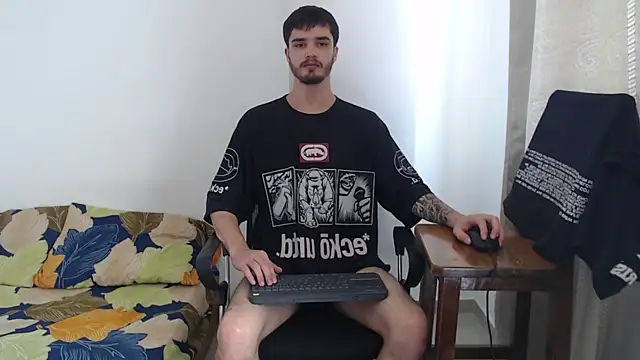 Snapshot of Aleex_Miller chatting on October 29, 3:15 pm Aleex Miller online show from October 29, 3:15 pm