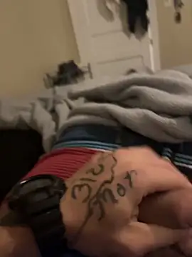 Snapshot of biggzee6 chatting on October 18, 4:28 am biggzee6 online show from October 18, 4:28 am