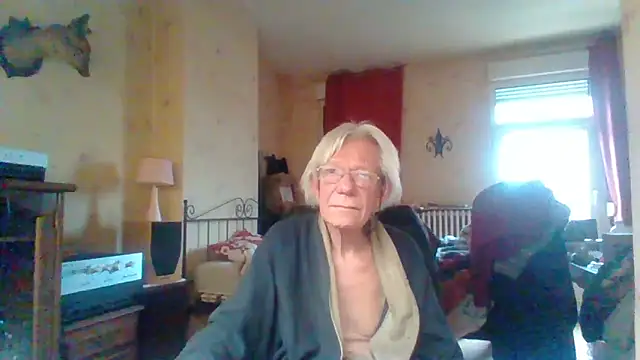 rosanetrav online show from April 12, 6:59 am