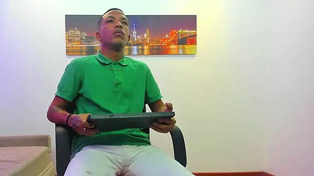 Snapshot of carlos_alber12 chatting on February 5, 7:20 pm carlos alber12 online show from February 5, 7:20 pm