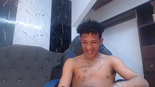 Snapshot of carlos_alber12 chatting on September 11, 7:24 pm carlos alber12 online show from September 11, 7:24 pm