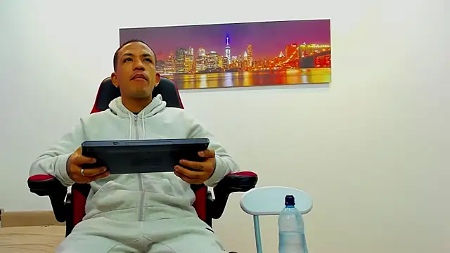 Snapshot of carlos_alber12 chatting on February 17, 7:10 pm carlos alber12 online show from February 17, 7:10 pm
