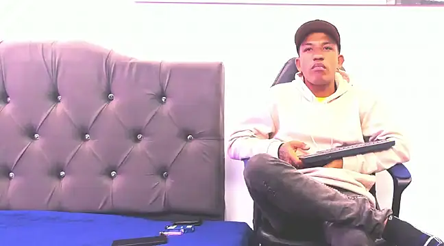 Snapshot of carlos_alber12 chatting on March 14, 7:12 pm carlos alber12 online show from March 14, 7:12 pm