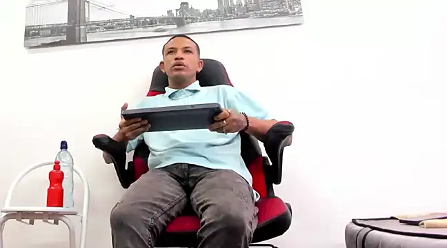 Snapshot of carlos_alber12 chatting on February 15, 7:06 pm carlos alber12 online show from February 15, 7:06 pm