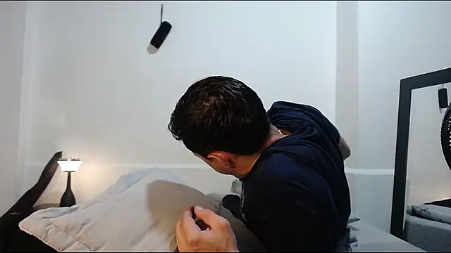 Frank Millers online show from April 29, 1:43 am