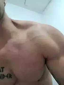 Snapshot of badbrown chatting on February 15, 3:42 am badbrown online show from February 15, 3:42 am