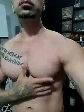 Snapshot of badbrown chatting on January 30, 1:11 am badbrown online show from January 30, 1:11 am