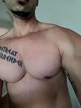 Snapshot of badbrown chatting on March 3, 12:21 pm badbrown online show from March 3, 12:21 pm