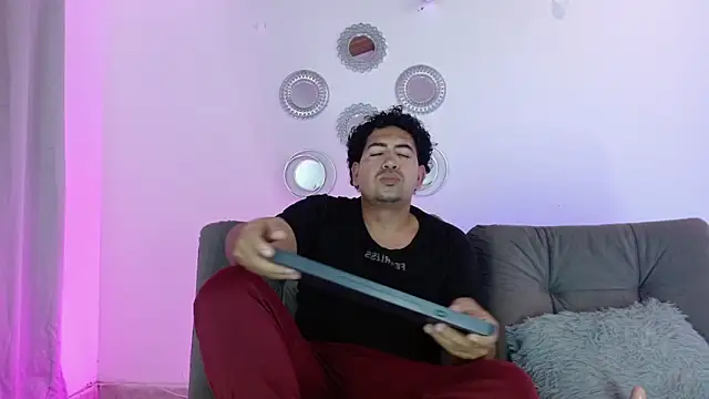 Yezuz 2004 online show from February 2, 7:09 am