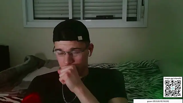 Snapshot of vitorsafado19 chatting on November 1, 4:05 am vitorsafado19 online show from November 1, 4:05 am