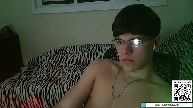 Snapshot of vitorsafado19 chatting on October 19, 5:45 am vitorsafado19 online show from October 19, 5:45 am