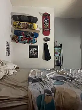 paullliliu online show from February 15, 4:40 am