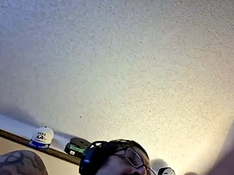 Johndis805 online show from November 20, 8:18 pm