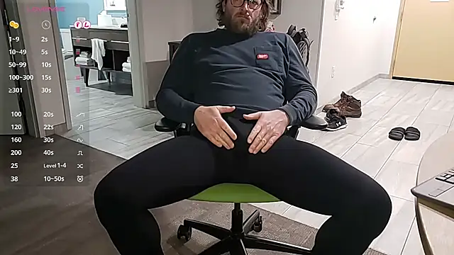 rrunner7718 online show from March 20, 2:19 am