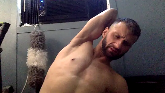 sexyhotstud12 online show from December 19, 4:26 pm