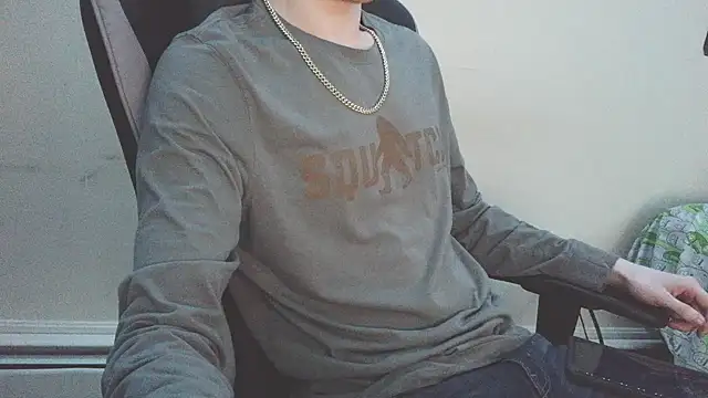 drakecumm690 online show from February 1, 9:19 pm