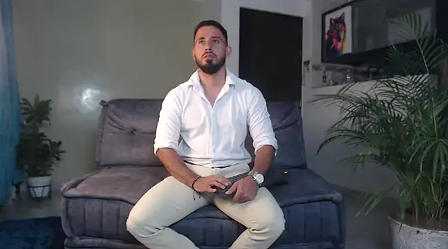 Snapshot of titanzenith chatting on February 8, 11:35 pm titanzenith online show from February 8, 11:35 pm