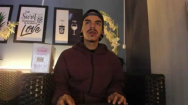 Snapshot of kaletattoo chatting on October 25, 11:23 am kaletattoo online show from October 25, 11:23 am