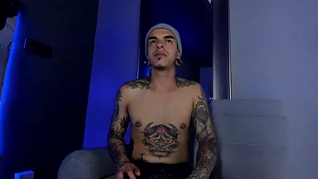 Snapshot of kaletattoo chatting on March 4, 3:11 am kaletattoo online show from March 4, 3:11 am