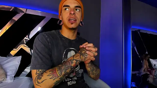 Snapshot of kaletattoo chatting on February 28, 3:04 am kaletattoo online show from February 28, 3:04 am