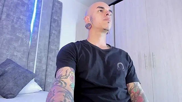 Snapshot of kaletattoo chatting on February 4, 7:22 pm kaletattoo online show from February 4, 7:22 pm