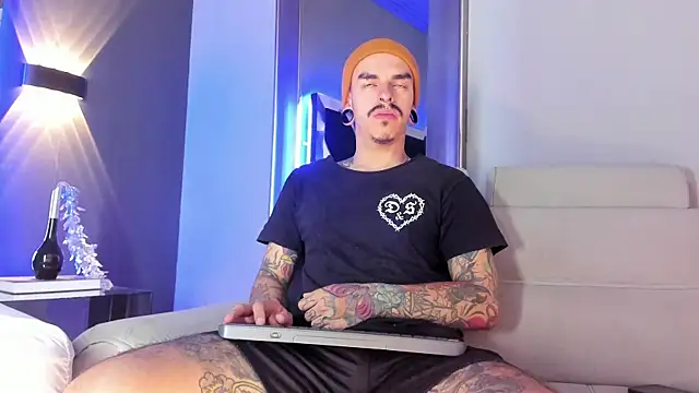 kaletattoo online show from December 14, 11:50 am