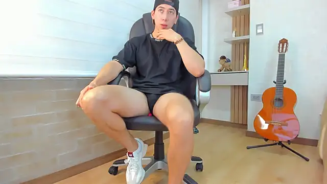 Tombarden online show from November 24, 7:15 pm