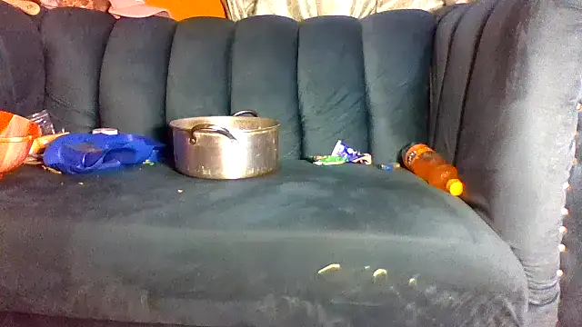 Snapshot of philippiano33 chatting on October 4, 12:43 pm philippiano33 online show from October 4, 12:43 pm