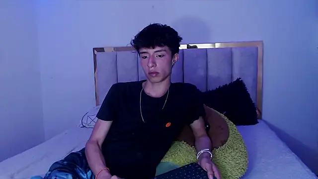Juanmres online show from May 5, 8:31 pm