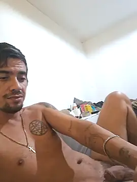 thallespessoa online show from February 6, 2:03 pm