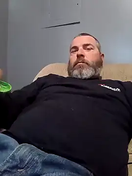 Snapshot of thickdaddy2982 chatting on March 10, 10:45 pm thickdaddy2982 online show from March 10, 10:45 pm