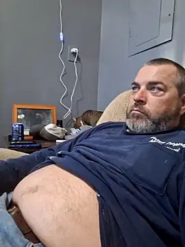 Snapshot of thickdaddy2982 chatting on February 13, 11:58 pm thickdaddy2982 online show from February 13, 11:58 pm