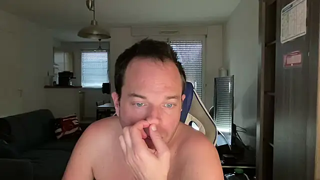 Snapshot of Funnyjul31 chatting on March 8, 1:01 pm Funnyjul31 online show from March 8, 1:01 pm