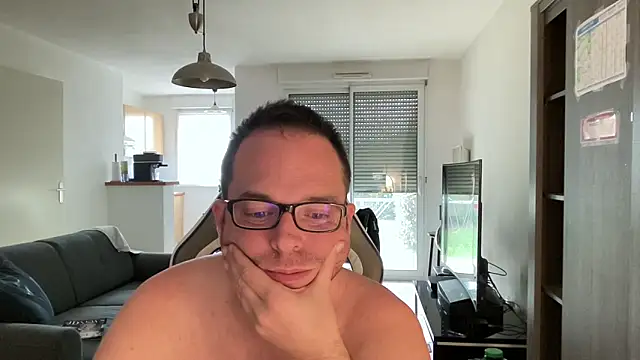 Snapshot of Funnyjul31 chatting on March 13, 4:56 pm Funnyjul31 online show from March 13, 4:56 pm