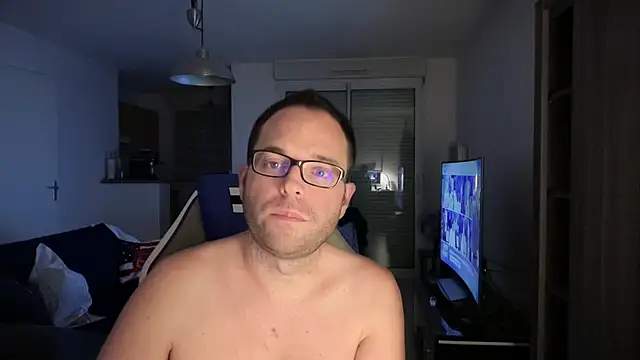 Snapshot of Funnyjul31 chatting on February 6, 7:07 pm Funnyjul31 online show from February 6, 7:07 pm