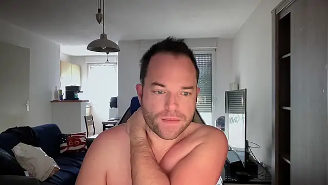 Snapshot of Funnyjul31 chatting on February 7, 11:01 am Funnyjul31 online show from February 7, 11:01 am