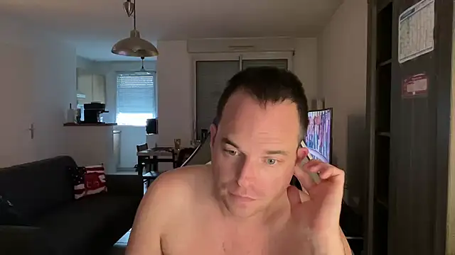 Snapshot of Funnyjul31 chatting on March 10, 5:39 pm Funnyjul31 online show from March 10, 5:39 pm