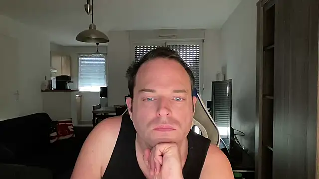 Snapshot of Funnyjul31 chatting on February 22, 2:59 pm Funnyjul31 online show from February 22, 2:59 pm