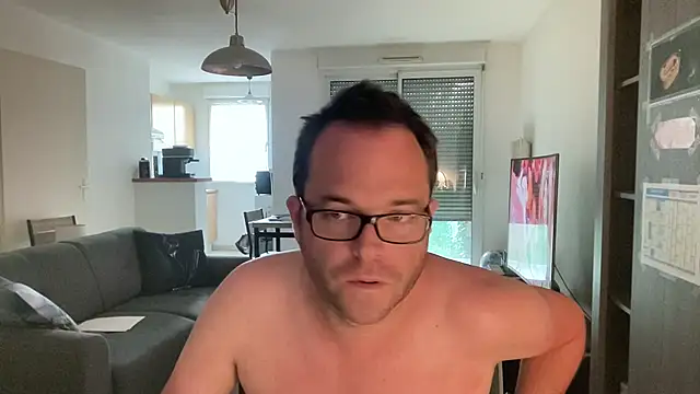 Funnyjul31 online show from April 27, 5:19 pm