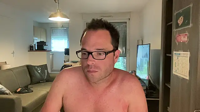 Funnyjul31 online show from April 25, 5:43 pm