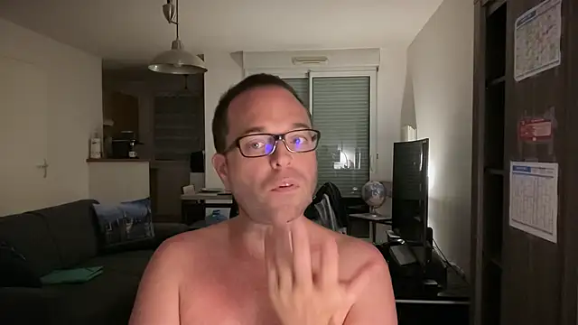 Snapshot of Funnyjul31 chatting on October 19, 5:38 pm Funnyjul31 online show from October 19, 5:38 pm