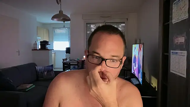 Snapshot of Funnyjul31 chatting on October 14, 4:47 pm Funnyjul31 online show from October 14, 4:47 pm