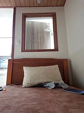 Tyyyggjju online show from December 15, 5:48 am